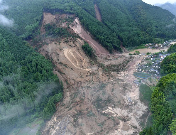土砂崩れ