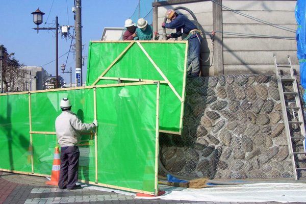 法面で使用する飛散防止ネット