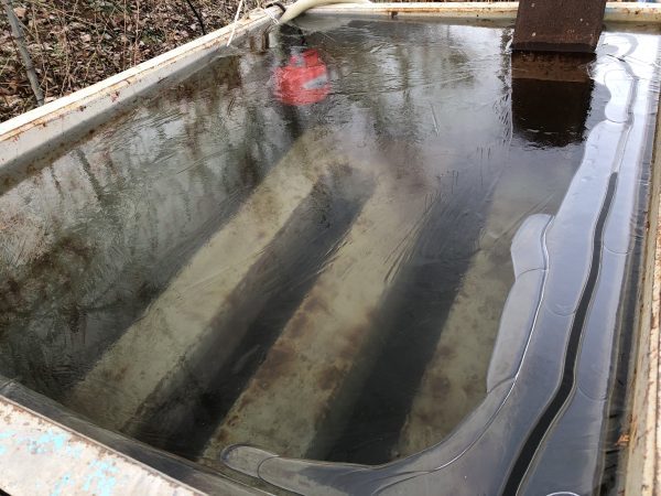 　水タンク　ボイラー　氷