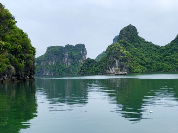 世界遺産のハロン湾