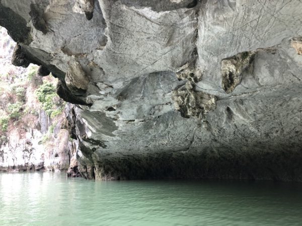 ハロン湾