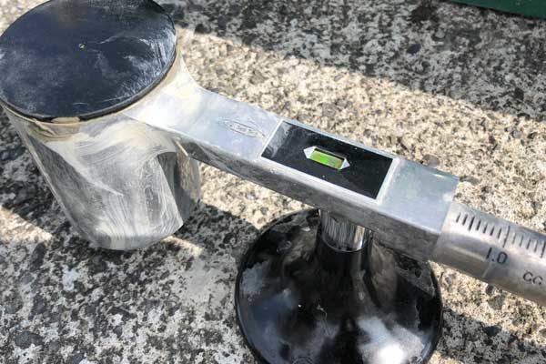 マッドバランス　水平器