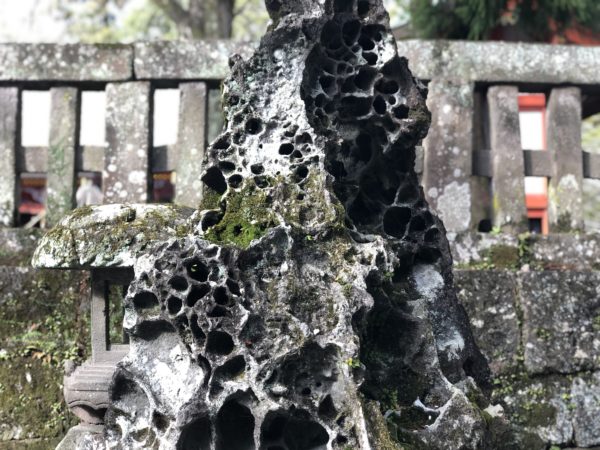 竜宮の亀石