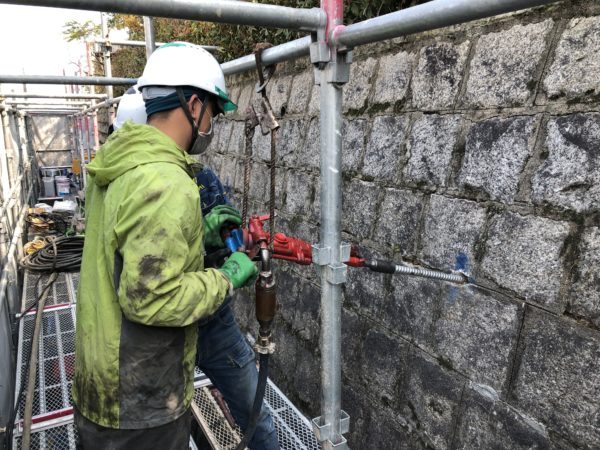 削岩機のお供に | 新エンタの法面管理塾