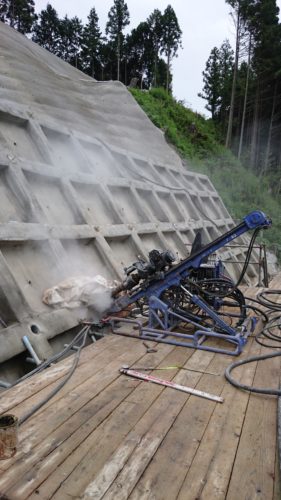 ロックボルト　削孔