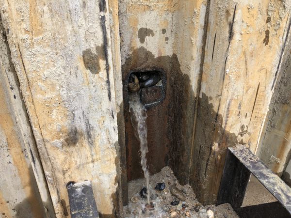 シートパイル　湧水