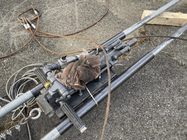 吊り式削孔機　ミニ