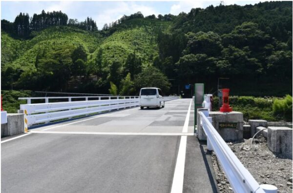 球磨村渡地区に設置された仮橋「相良橋」