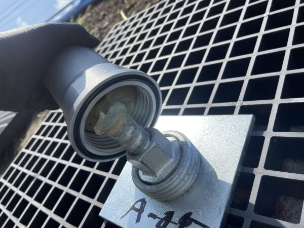アルミキャップ　頭部処理