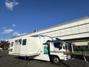 国交省　対策本部車