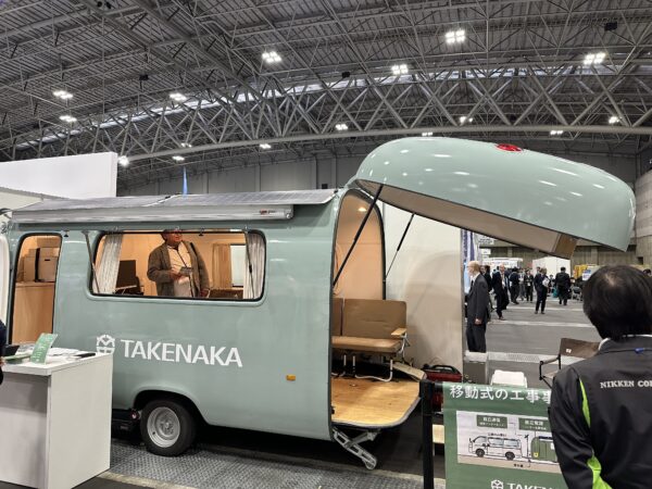 牽引式オフグリッド型モバイルハウス