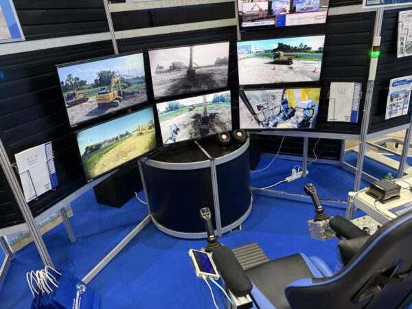 重機　リモート操作