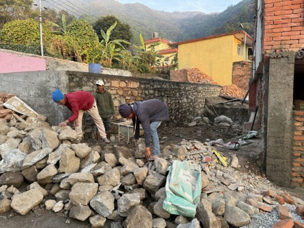 ネパール 土木作業