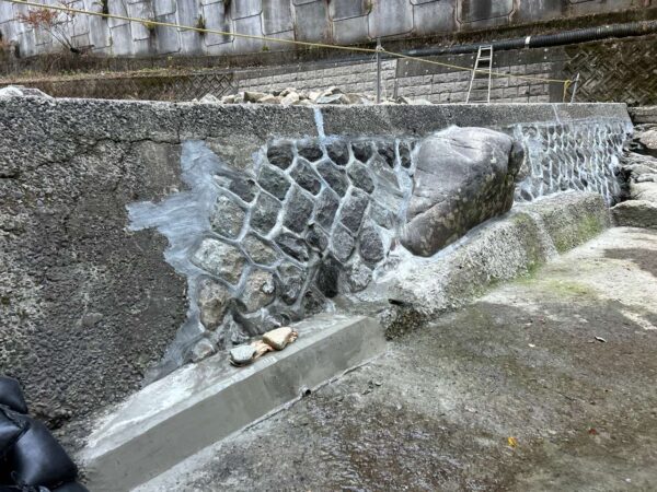 モルダム工　河川堰堤補修工